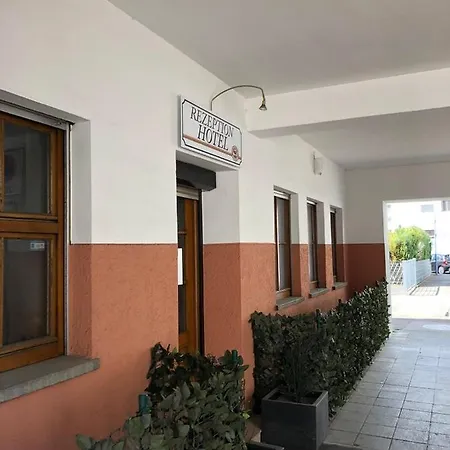מלון Stadt-lindau 2*